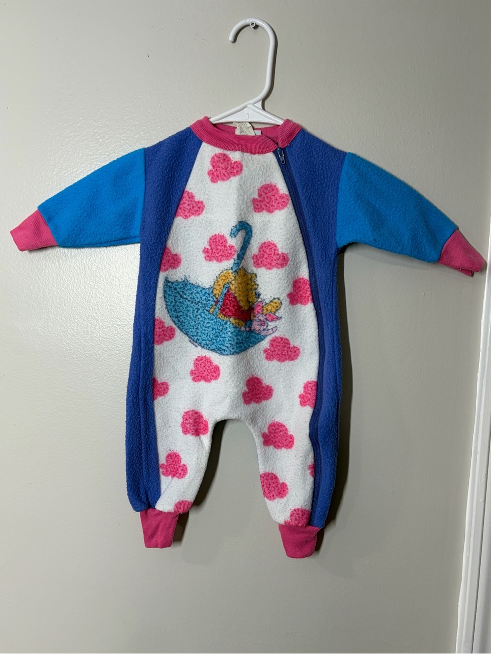 Vintage Winnie the Pooh onesie size 0-6 months